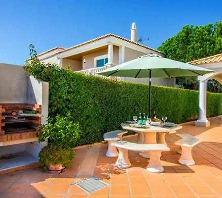 Villa Vale Do Garrao Sleeps 8 With Pool And Air Con