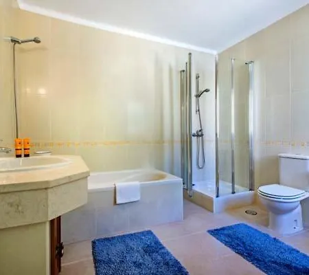 Villa Vale Do Garrao Sleeps 8 With Pool And Air Con