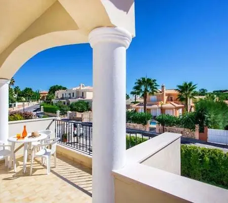 Villa Vale Do Garrao Sleeps 8 With Pool And Air Con