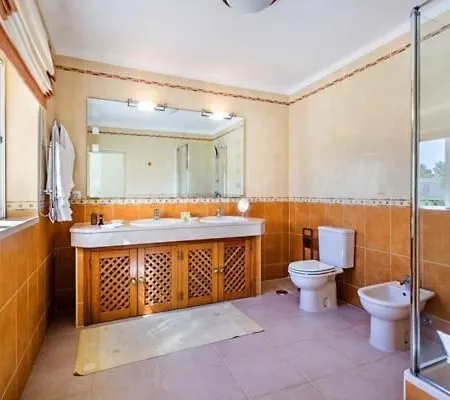 Vale Do Garrao Sleeps 8 With Pool And Air Con Vila *