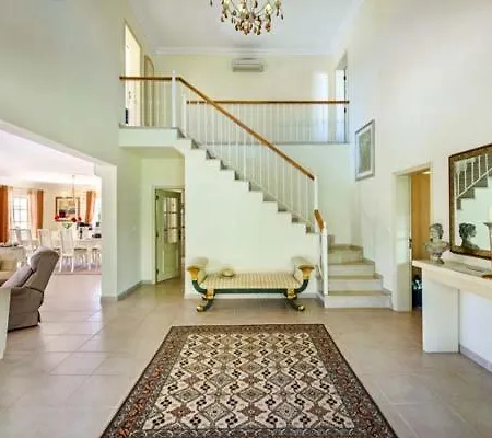 Vale Do Garrao Sleeps 8 With Pool And Air Con Vila Quinta do Lago